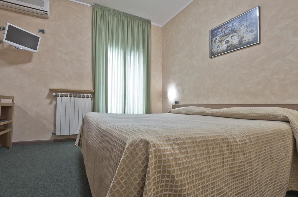 Hotel Valentini Inn Foligno Bilik gambar