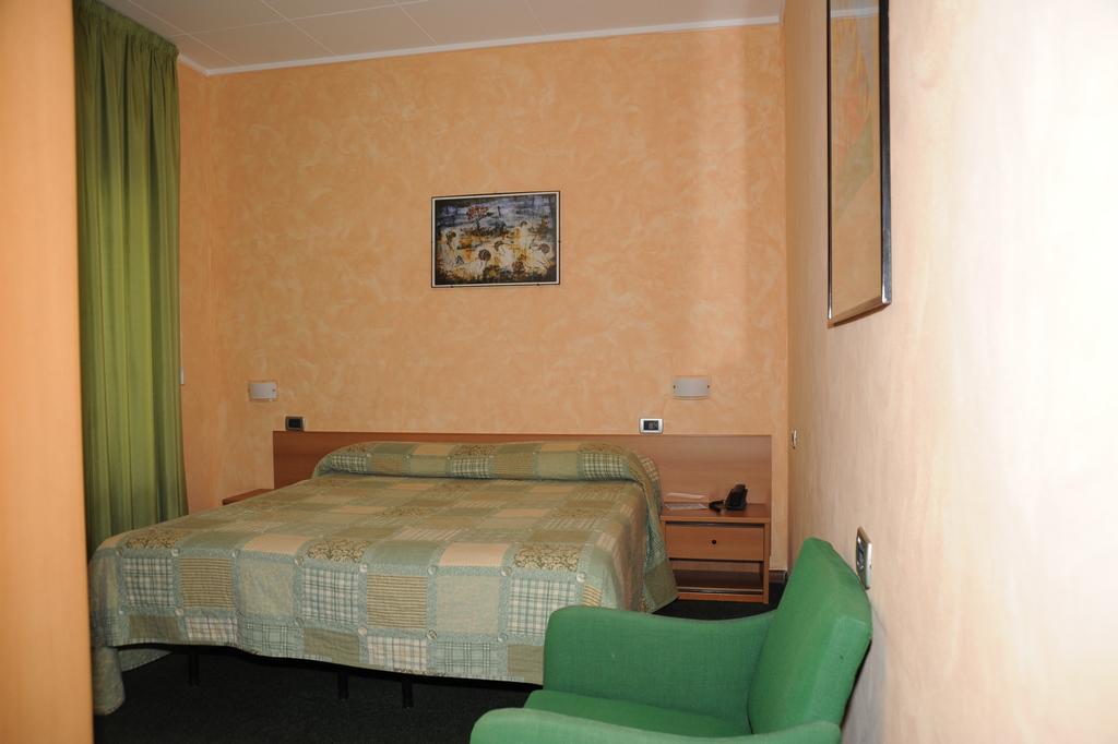 Hotel Valentini Inn Foligno Luaran gambar