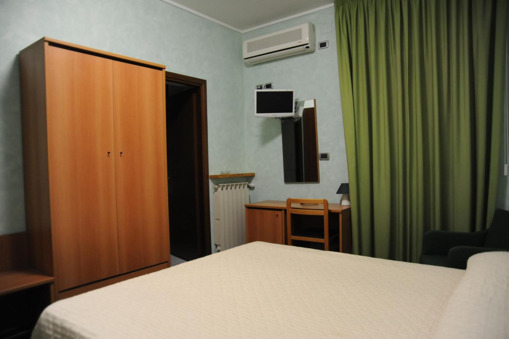 Hotel Valentini Inn Foligno Luaran gambar